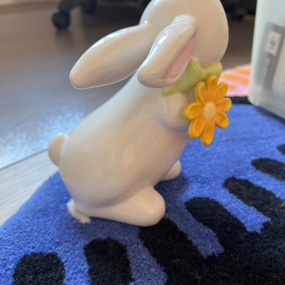 Grasslands Road Bunny Statue - Picture 3 of 4